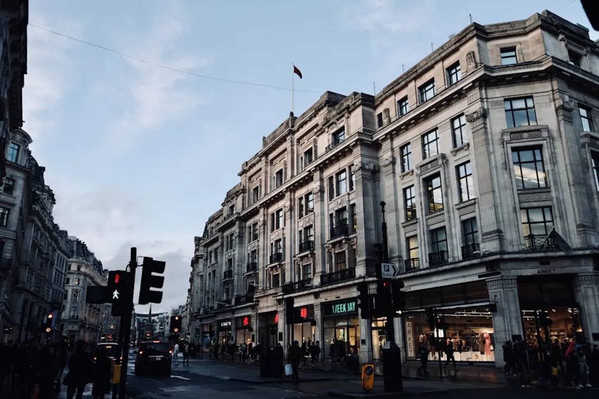Mayfair London Explained: Health Search Intent, Claims, and Safer Research Tips